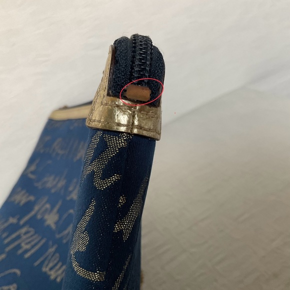 Coach Tablet Case iPad Cover Padded Zippered Pouch with Metallic Thread/Graphics - Picture 13 of 14